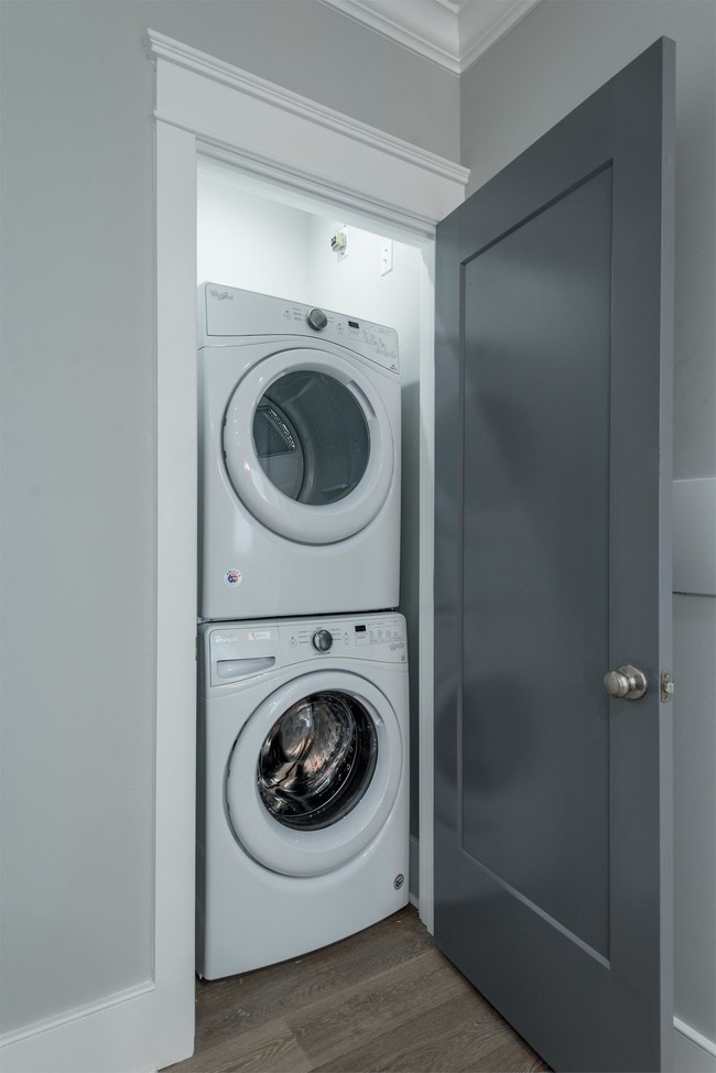 Building Photo - 3 Sanctuary Ct