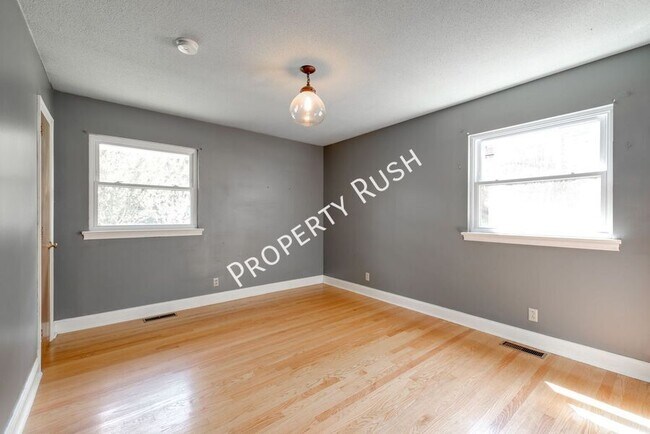 Building Photo - 303 Windmere Dr