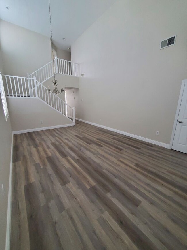 Building Photo - 4 Bedroom home in Elk Grove