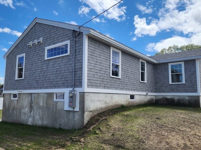 Building Photo - 15 Joffre St