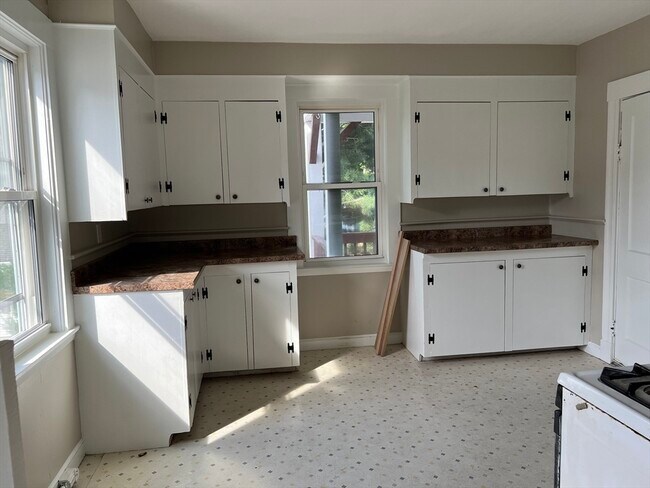 Building Photo - 3-1/2 Buffum St