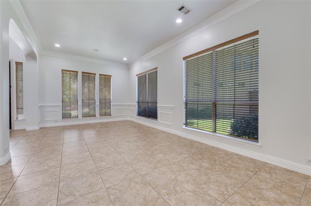 Building Photo - 2043 Loma Alta Dr
