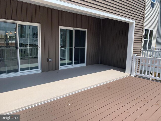 Building Photo - 11263 Dry Spring Dr