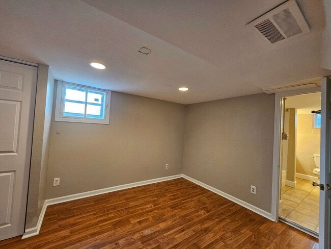 Building Photo - 366 N Washington St