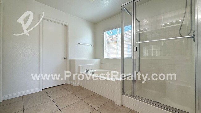 Building Photo - 13171 La Crescenta Ave