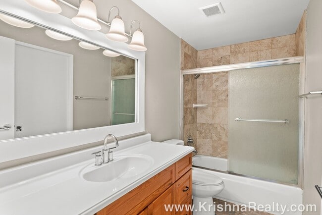 Building Photo - Renovated 2BD/1BA Duplex | Single-Level | Stoneridge – Tualatin