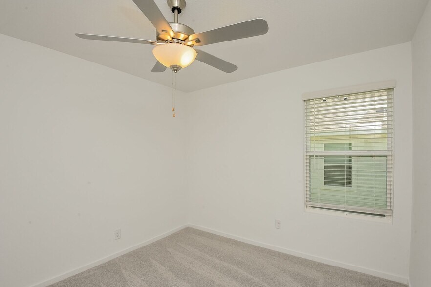 Building Photo - 2729 Mistwood Dr