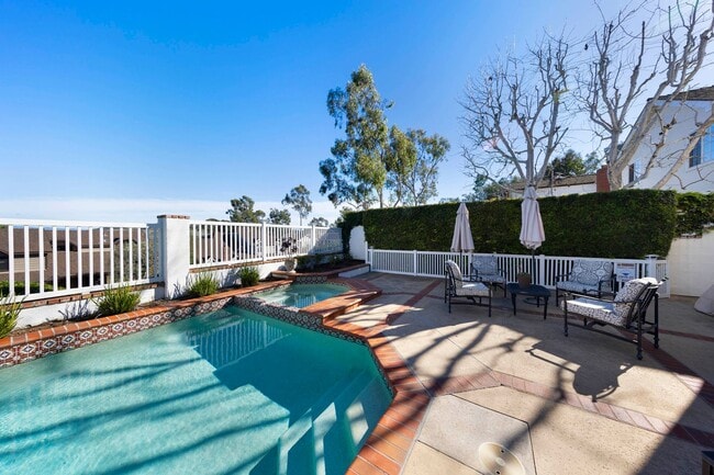 Building Photo - 30932 Colonial Pl