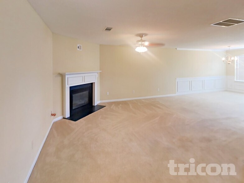 Building Photo - 5853 Sepulveda Ln