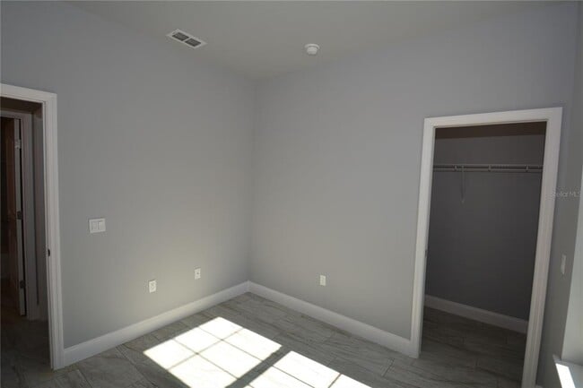 Building Photo - 25 Rosepetal Ln