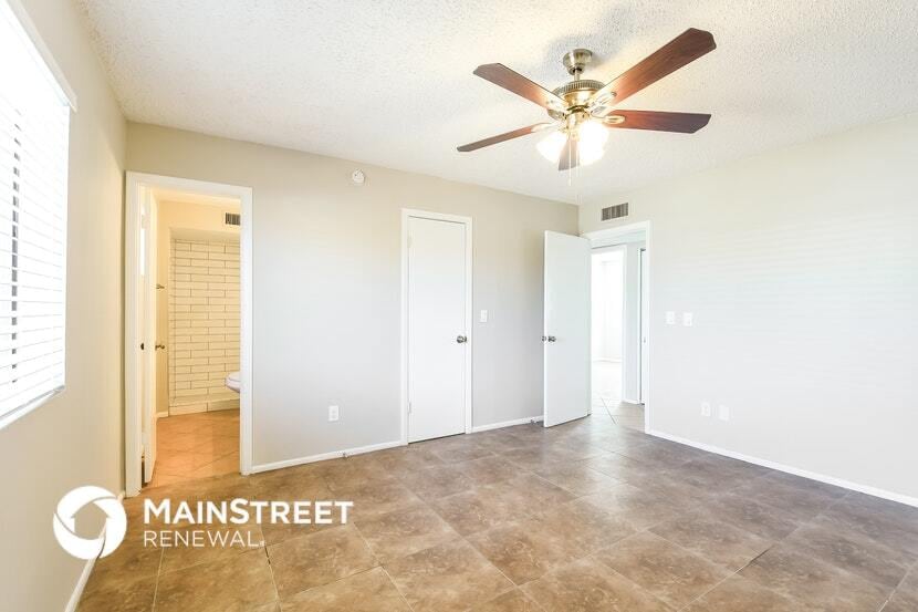 Building Photo - 1716 W Sequoia Dr