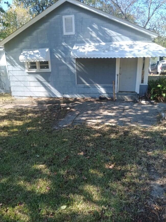 Primary Photo - 1904 10th Ave S