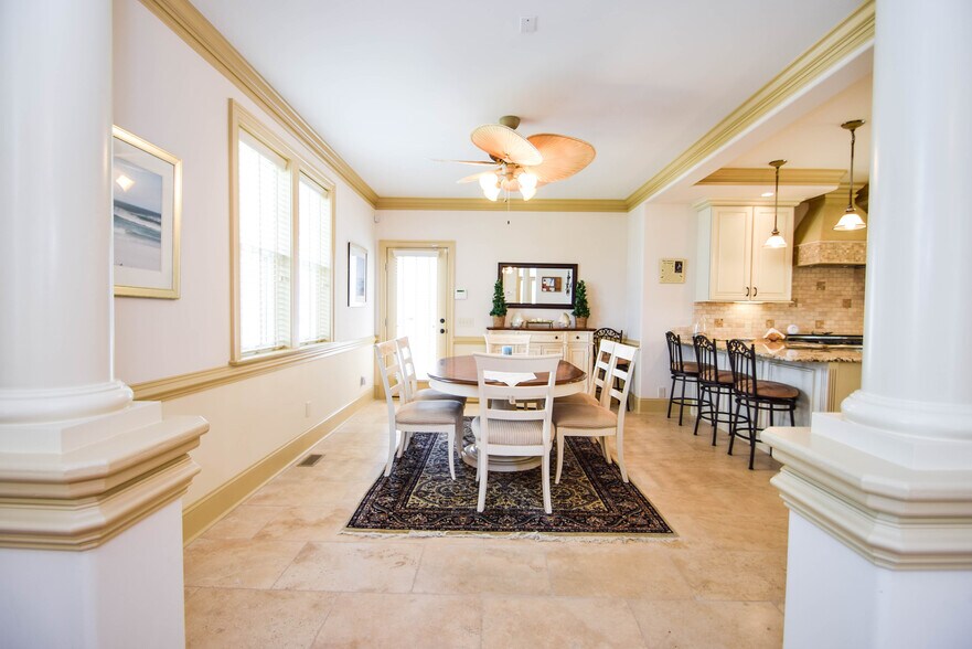 Building Photo - 11 S 31st Ave