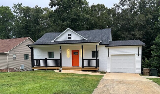 Primary Photo - 242 Oakdale Ave