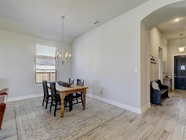 Building Photo - 1213 Thrasher Dr