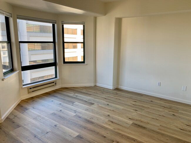 Building Photo - 988 Franklin St