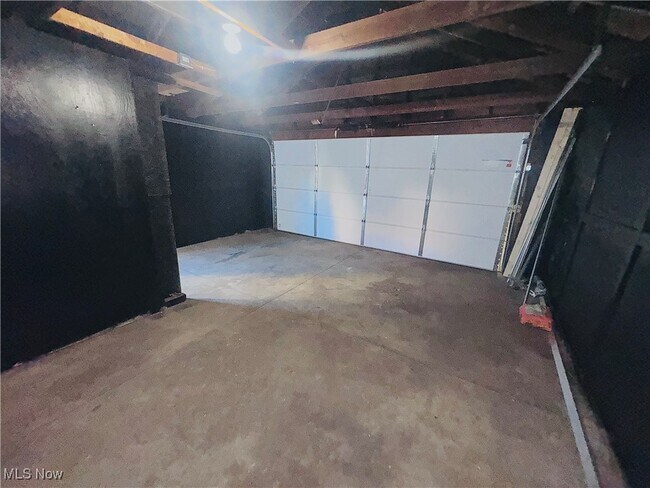 Building Photo - 308 Cole Ave