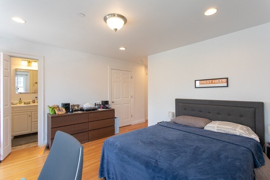 Building Photo - 383 Hyde Park Ave