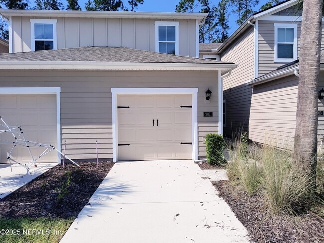 Primary Photo - 201 Scotch Pebble Dr