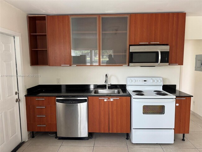 Building Photo - 1711 Fillmore St