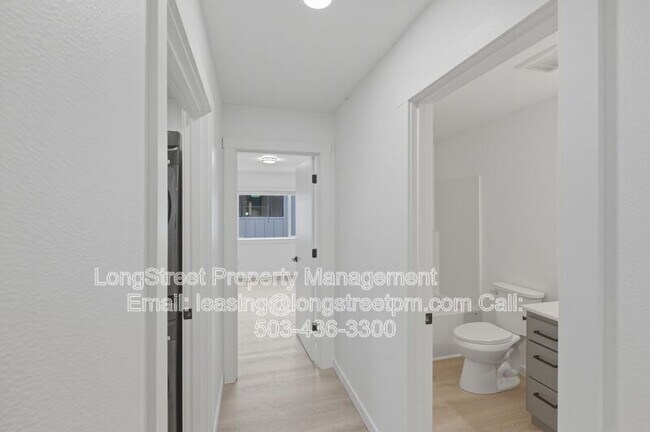 Building Photo - 822 S 19th St