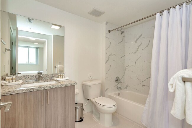 Building Photo - 1710 SW 27th Ave