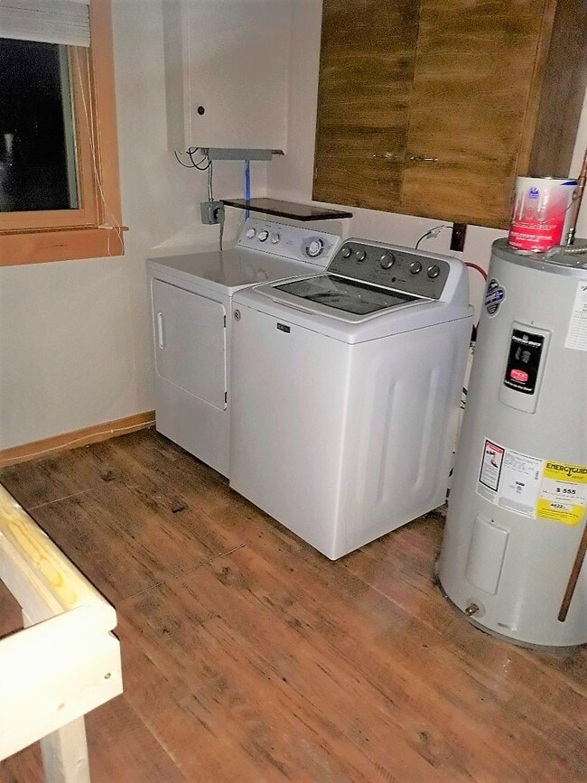 Building Photo - 724 Wisconsin St