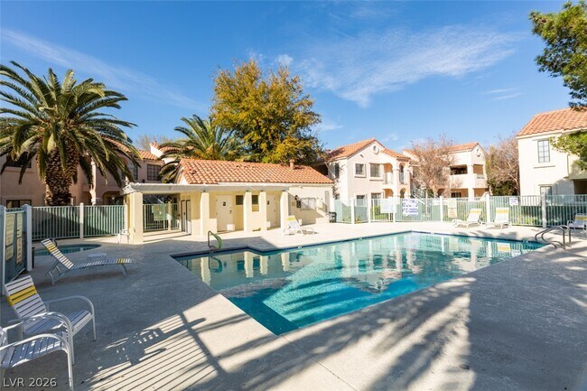 Building Photo - 4873 S Torrey Pines Dr