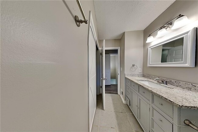 Building Photo - 220 Sabrina Ct