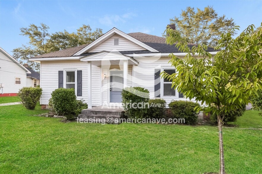 Building Photo - 302 E Sumter St