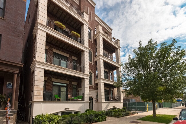 Building Photo - 3021 N Southport Ave