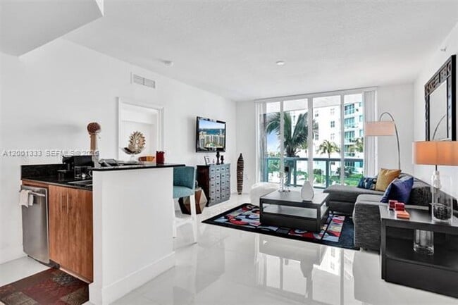Building Photo - 7900 Harbor Island Dr