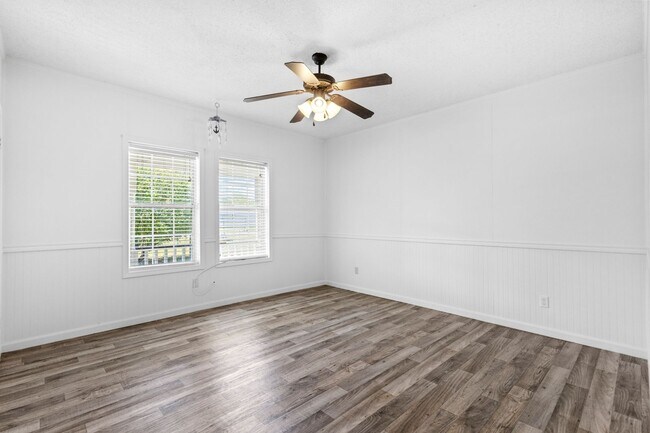 Building Photo - Beautiful & Unique Rental Home Spacious, C...