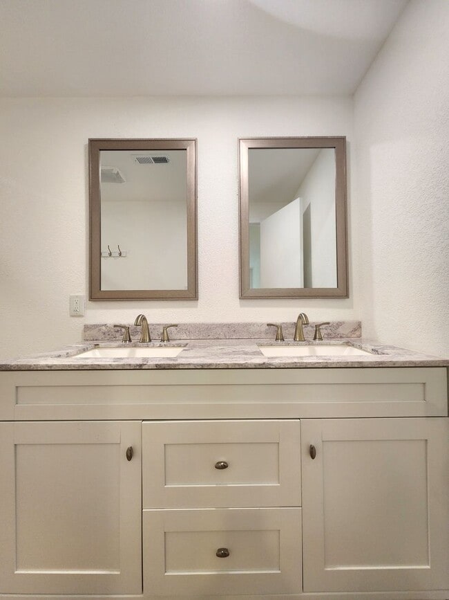 Building Photo - Completely Remodeled 4 Bedroom Ranch in Larrymore Acres