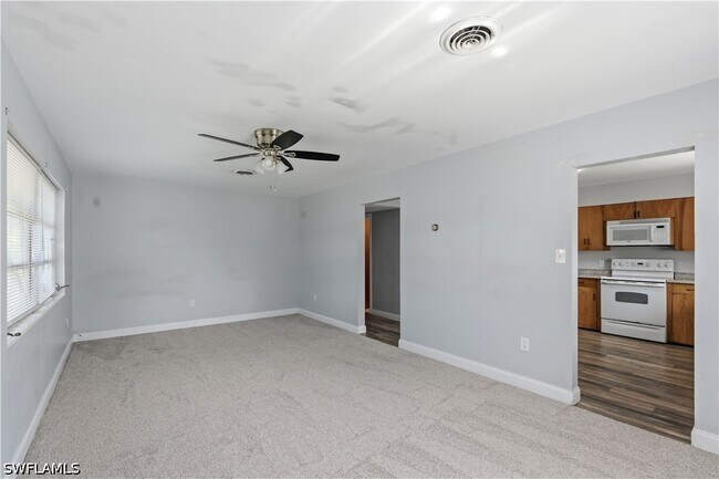 Building Photo - 4220 Deleon St