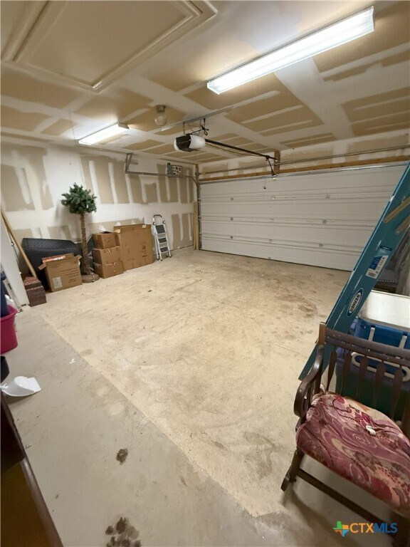 Building Photo - 760 Guna Dr