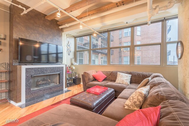 Building Photo - 500 S Clinton St