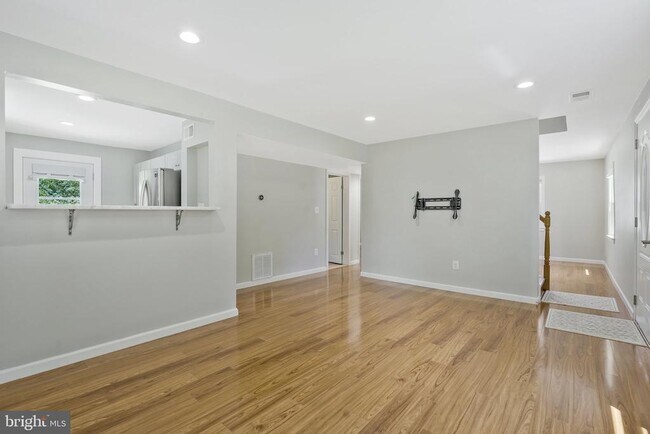 Building Photo - 6024 Rixey Dr