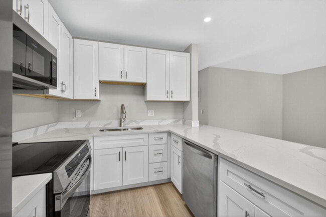 Building Photo - 42 Easthampton B