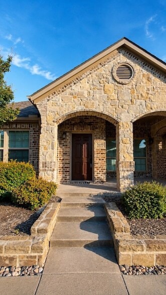 Building Photo - 5691 Orchard Pkwy