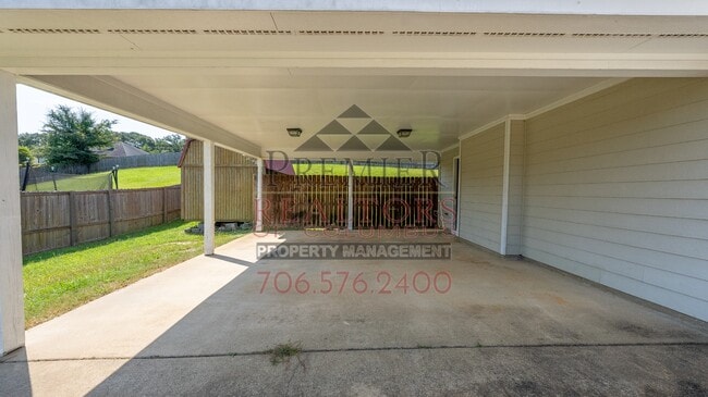 Building Photo - 25 Redwood Dr