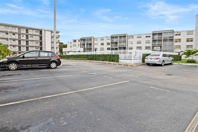 Building Photo - 14180 SW 84th St