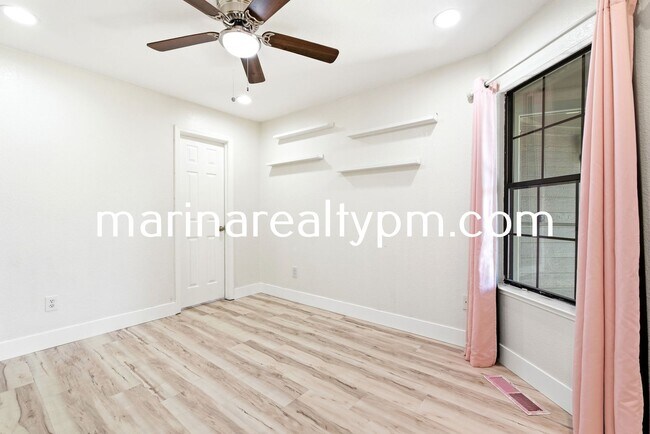 Building Photo - Home Sweet home-Beautiful remolded 3 bedroom 2 bathroom
