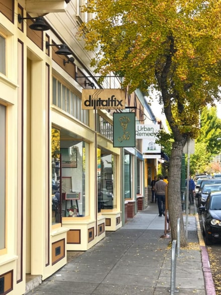 Building Photo - 2615 Stuart St