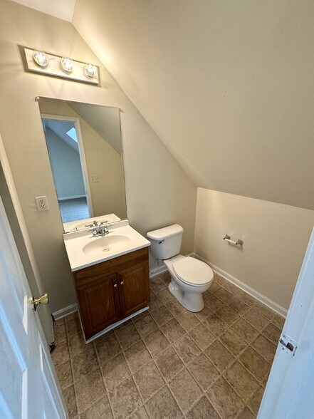 Building Photo - 227 Derby St