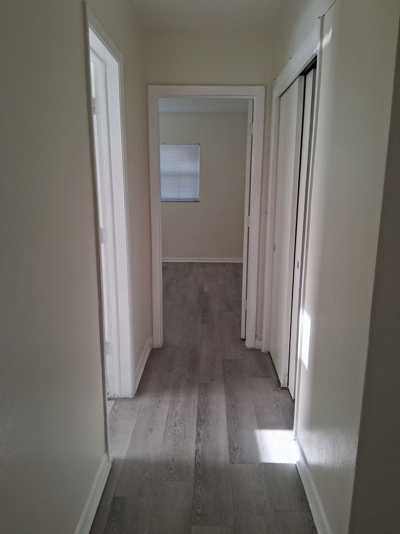 Building Photo - 3150 Pinellas Point Dr S