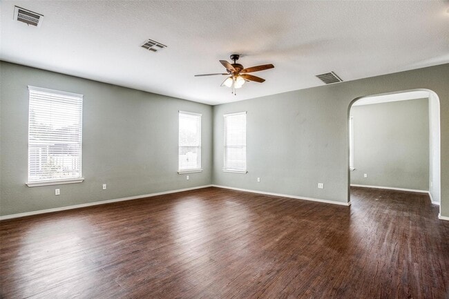 Building Photo - 317 Lava Bed Dr