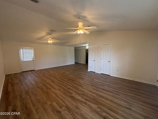 Building Photo - 509 Phillips Ct