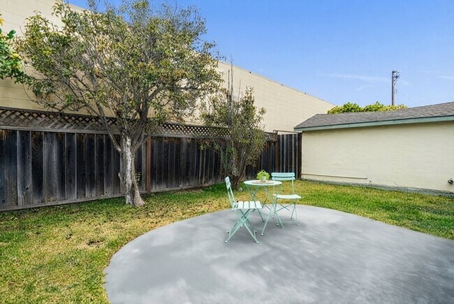 Building Photo - 4855 Crystal St