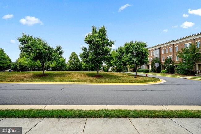 Building Photo - 22788 Sagamore Square